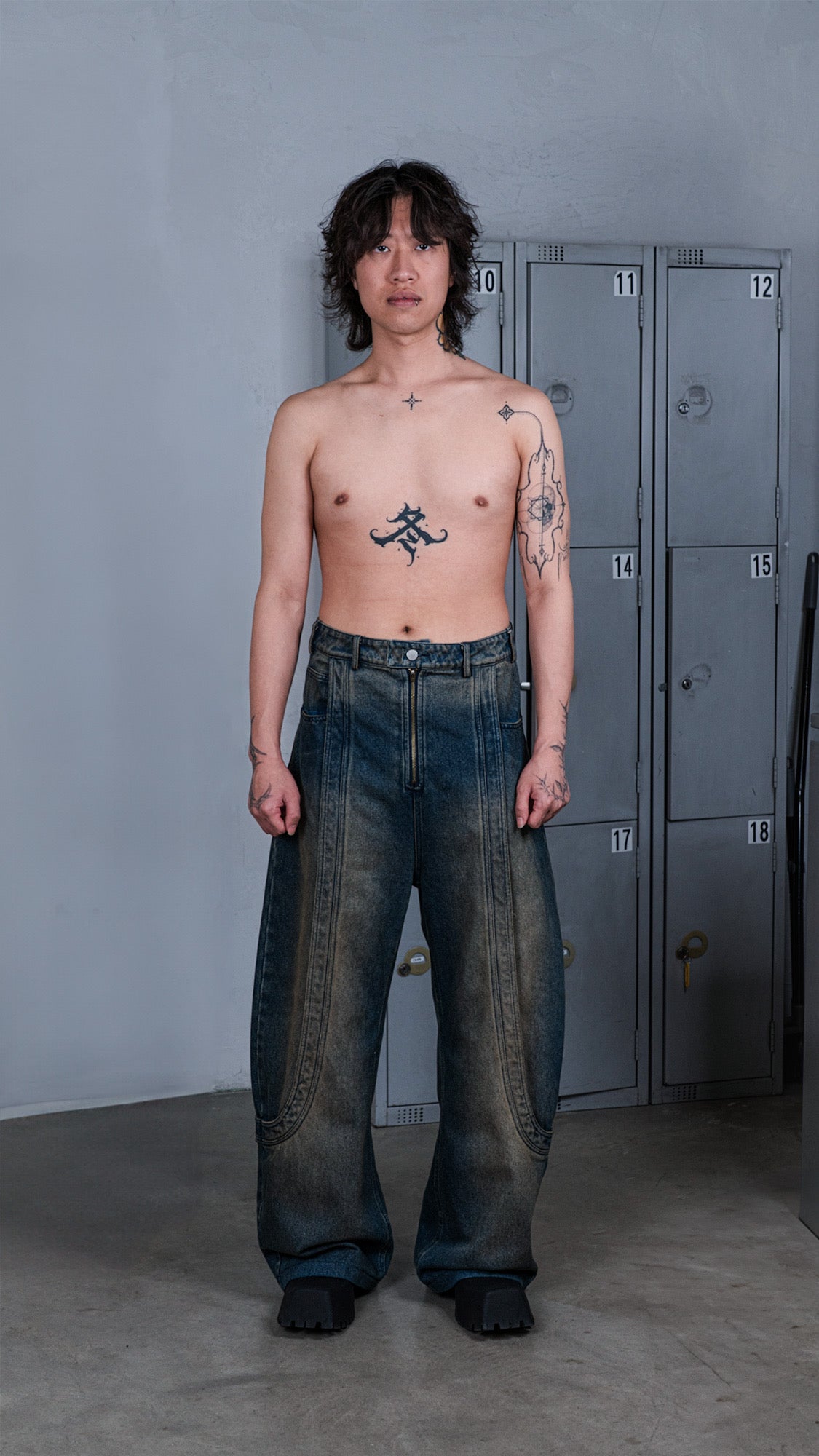 SP/ 002 WASHED SEAMED JEANS