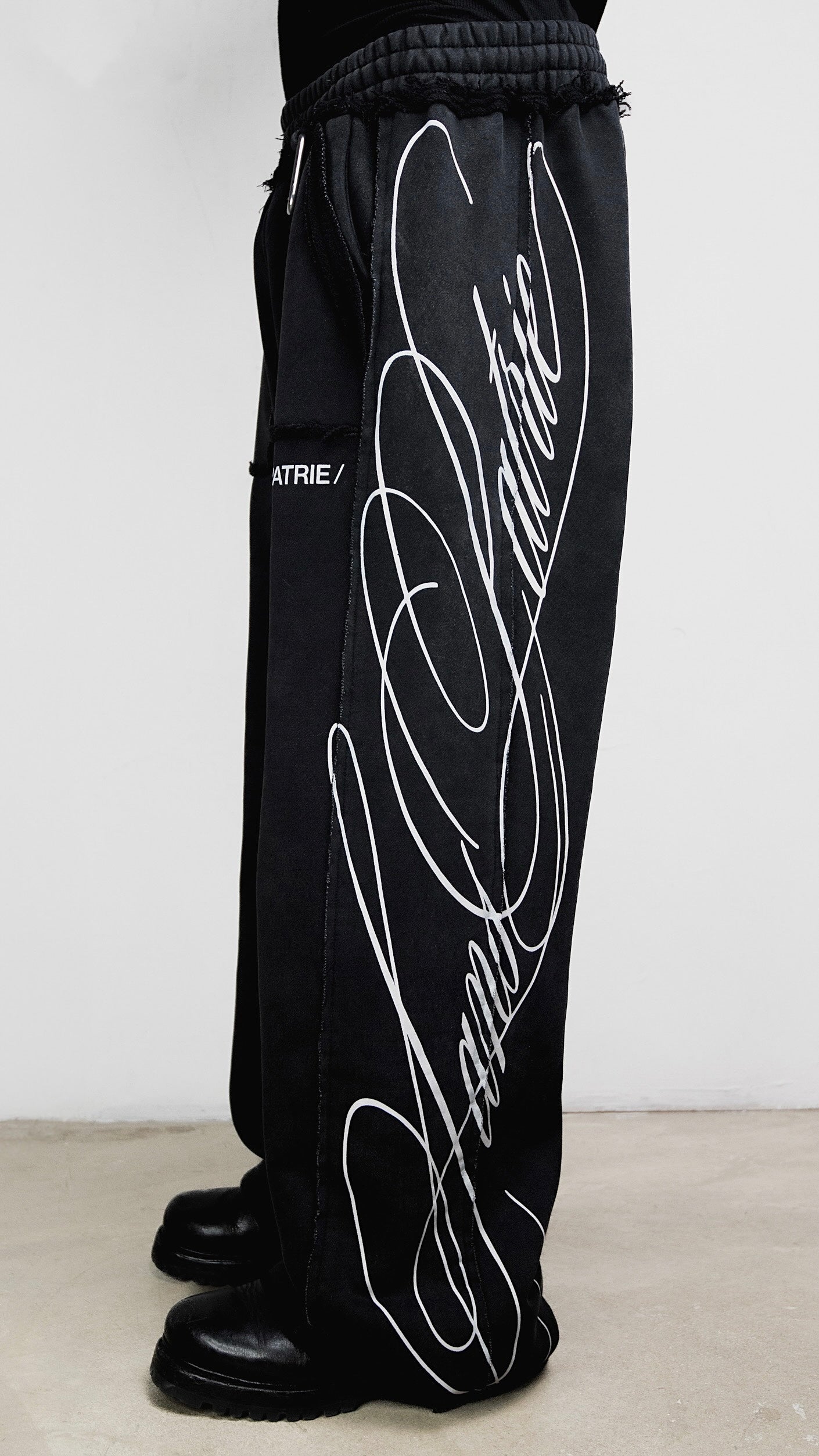 パンツ THEREDTHREAD script sweat pants SP/ SCRIPT SWEATPANTS – SANS PATRIE/ STUDIO