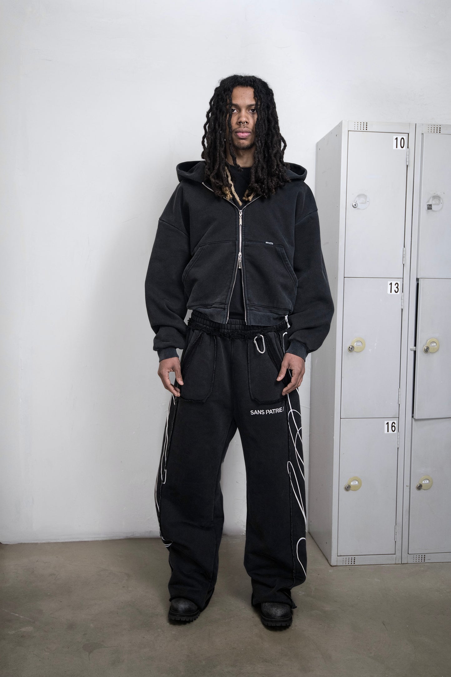 SP/  SCRIPT ZIP UP HOODIE