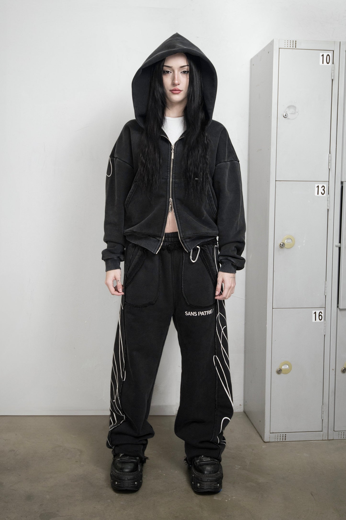 SP/  SCRIPT ZIP UP HOODIE